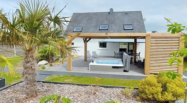 Holiday home in Brélès