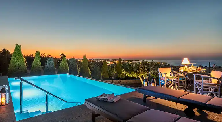 Luxury Villa Golden Crest with private swimming pool