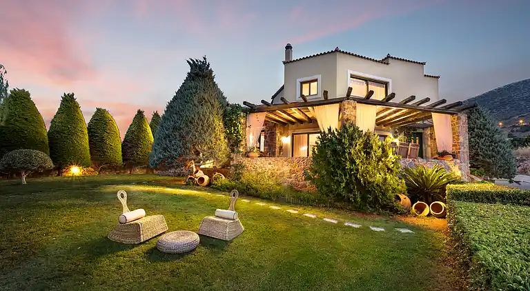 Luxury Villa Golden Crest with private swimming pool