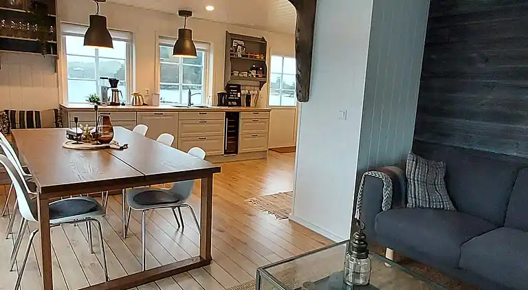 Semesterbostad i Melandsvågen