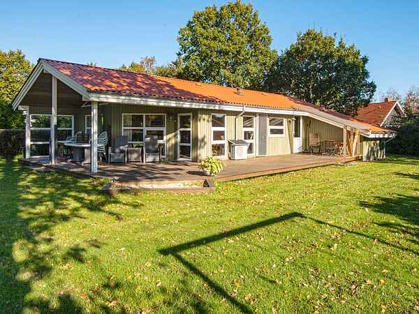 Sommerhus ved Fjellerup Strand