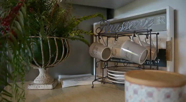 Exclusive apartment in an ancient villa facing the sea