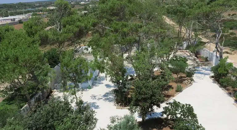 Exclusive apartment in an ancient villa facing the sea