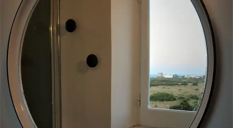 Exclusive apartment in an ancient villa facing the sea