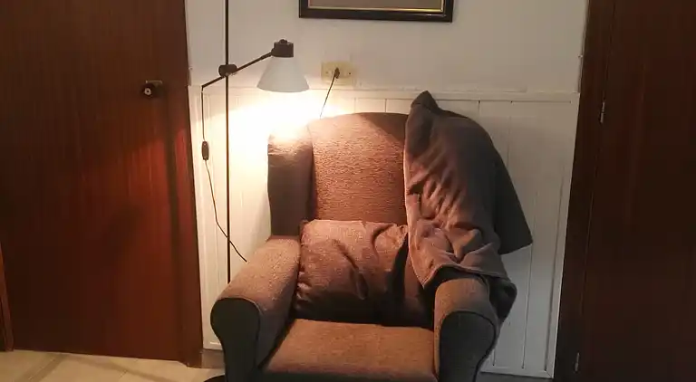 Traditionellt hus, lungt, nära havet. Ditt hem.