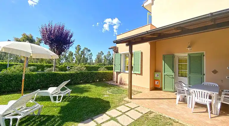 Residence in Tuscany, a few meters from the sea …