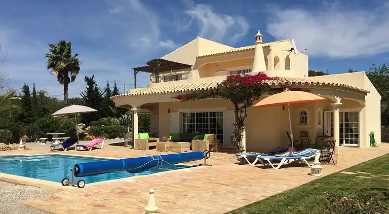 Villa i Santa Bárbara de Nexe