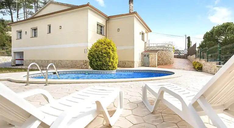 1-plans villa med privat pool