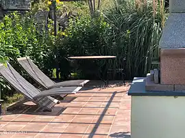 Perfect studio with lots of privacy, stunning views, pool.