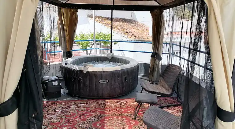 Haus mit Wifi & Jacuzzi