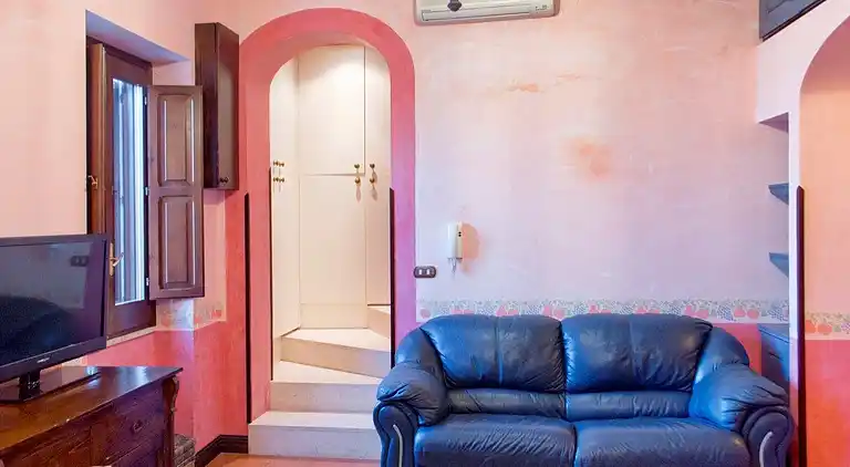  Historic Residence Otranto in front of the castle