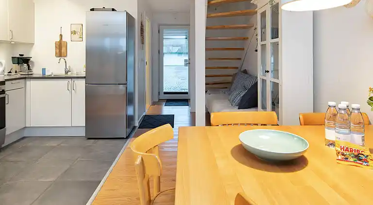 4 vær.lejl.,2 plan,fjordudsigt,PLUS