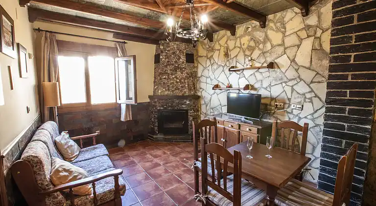 Landsted for 2 personer med hydromassasjehytte og badstue