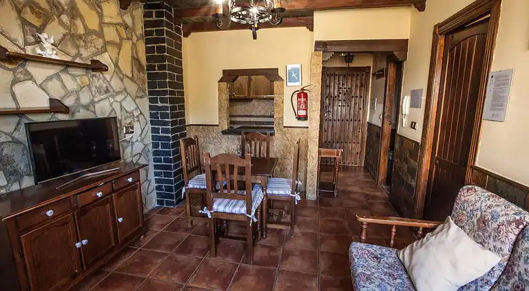 Landsted for 2 personer med hydromassasjehytte og badstue