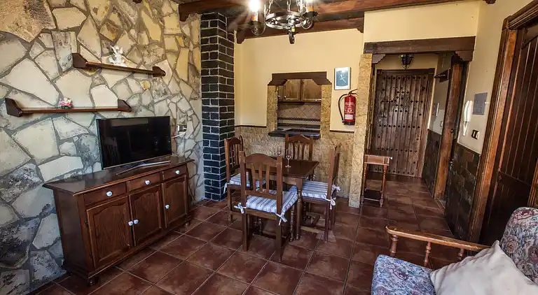 Landsted for 2 personer med hydromassasjehytte og badstue