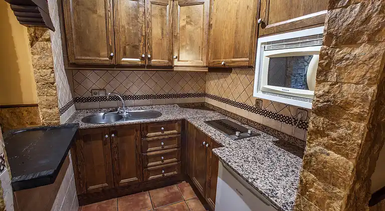 Landsted for 2 personer med hydromassasjehytte og badstue