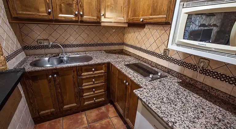 Landsted for 2 personer med hydromassasjehytte og badstue