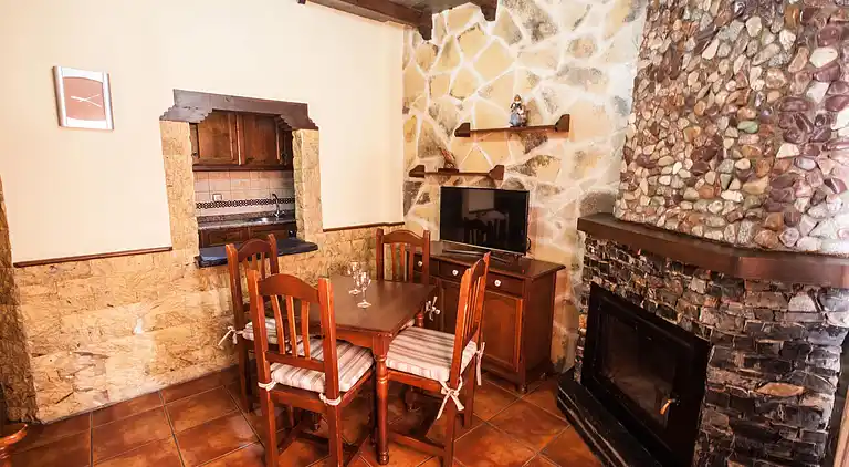 Landsted for 2 personer med hydromassasjehytte og badstue