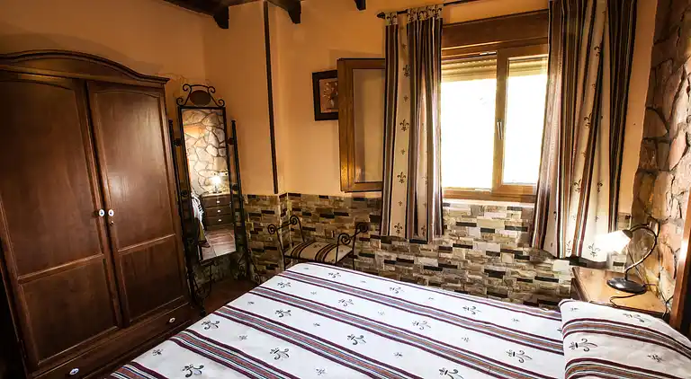 Landsted for 2 personer med hydromassasjehytte og badstue