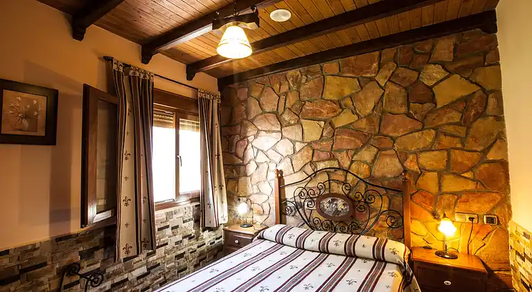 Landsted for 2 personer med hydromassasjehytte og badstue