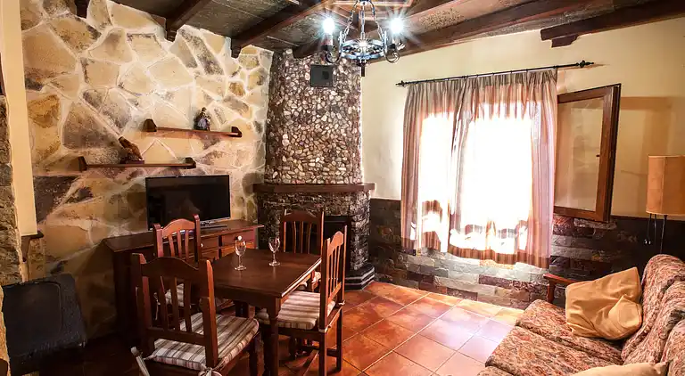 Landsted for 2 personer med hydromassasjehytte og badstue