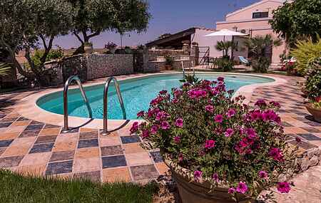 Villa with private pool for 4 people in Sicily