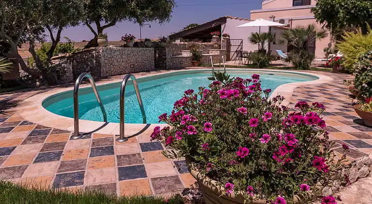 Villa with private pool for 6 people in Sicily
