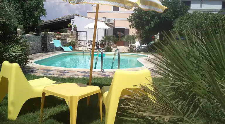 Villa with private pool for 6 people in Sicily