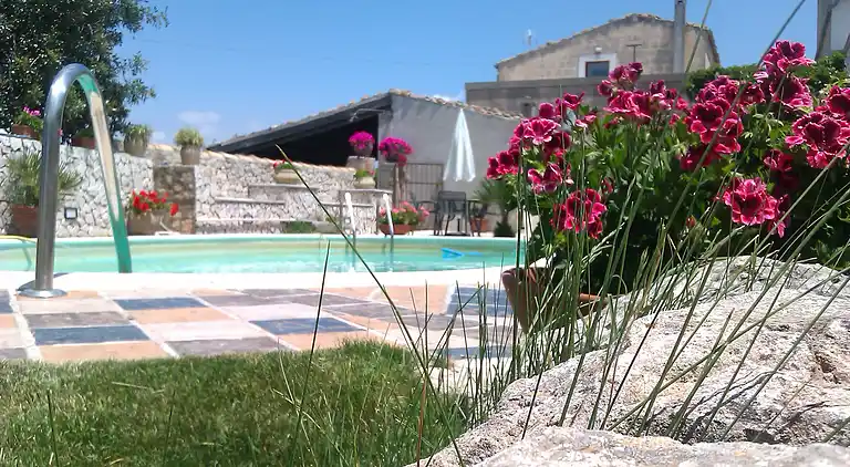 Villa with private pool for 6 people in Sicily