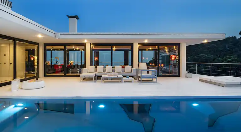 Villa a Barcellona in stile Ibiza con vista sul mare