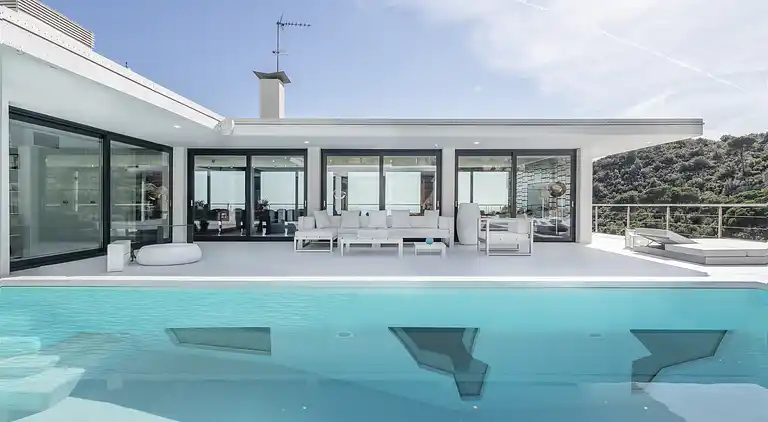 Villa a Barcellona in stile Ibiza con vista sul mare