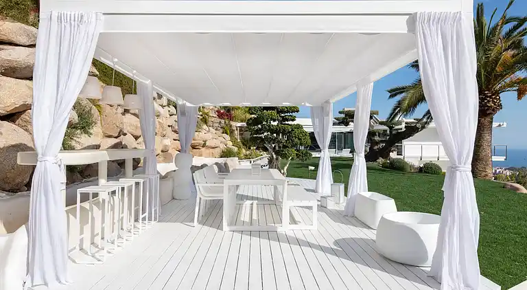 Villa a Barcellona in stile Ibiza con vista sul mare