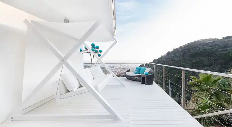 Villa a Barcellona in stile Ibiza con vista sul mare