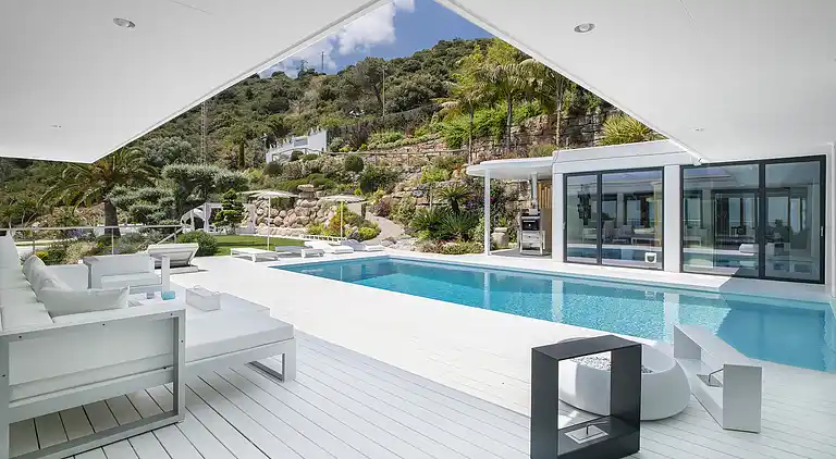 Villa a Barcellona in stile Ibiza con vista sul mare