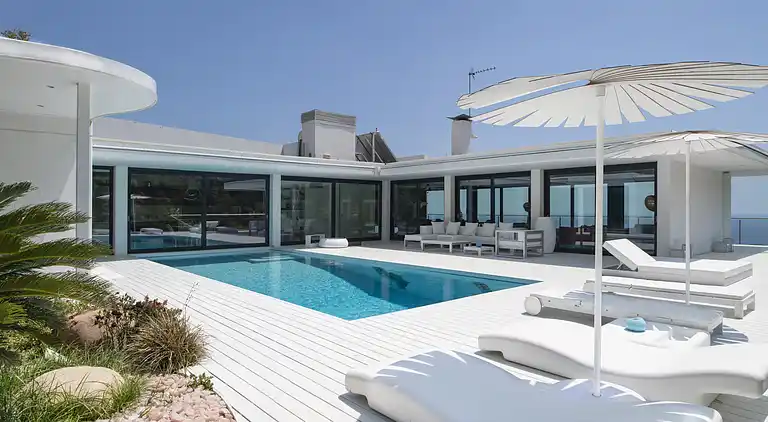 Villa a Barcellona in stile Ibiza con vista sul mare