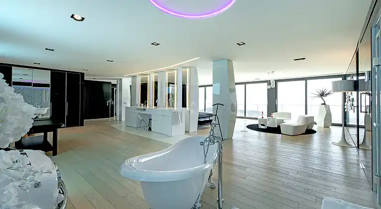 Villa a Barcellona in stile Ibiza con vista sul mare