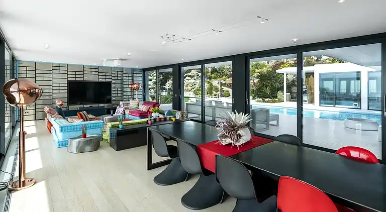 Villa a Barcellona in stile Ibiza con vista sul mare