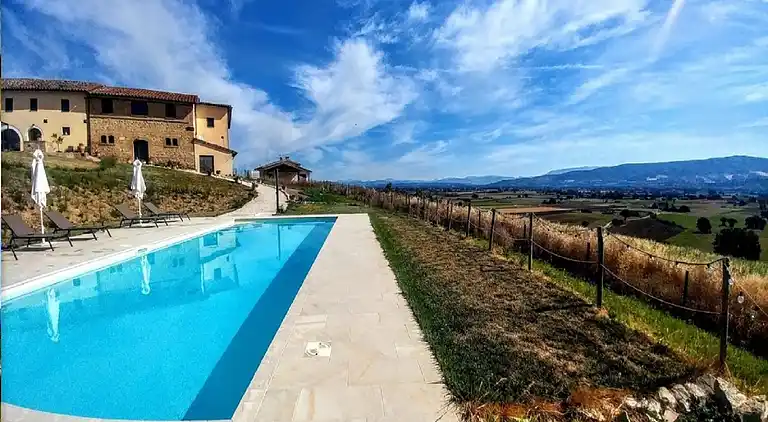 SCAPPO IN UMBRIA, Casale delle stelle