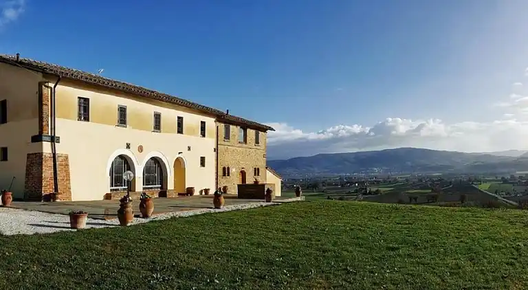 SCAPPO IN UMBRIA, Casale delle stelle