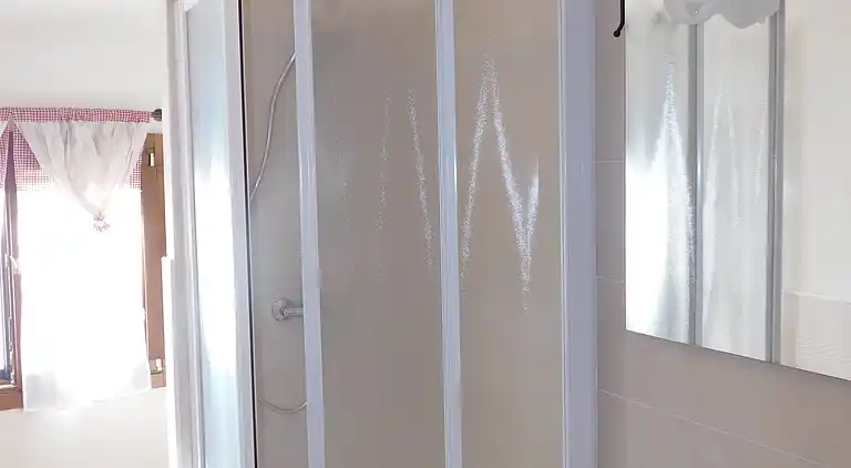 Apartments with swimming pool and good wine 