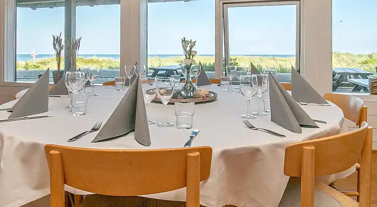 3 room,w/partially seaview