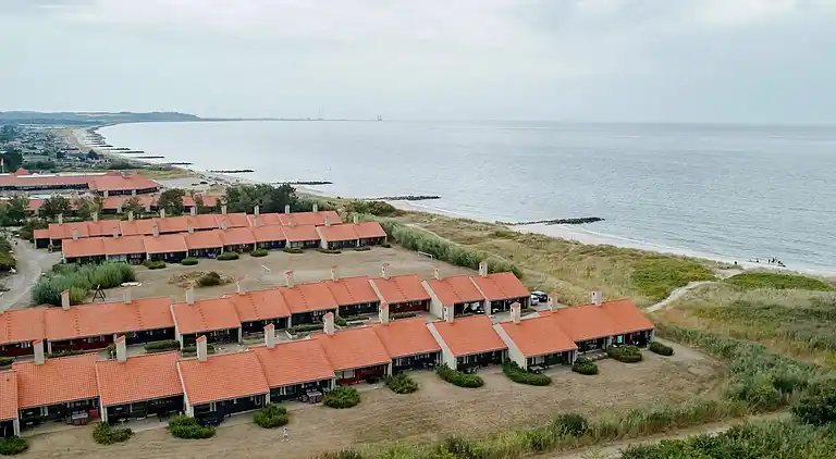 3 room,w/partially seaview