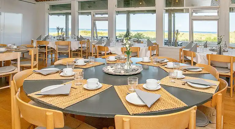 3 room,w/partially seaview