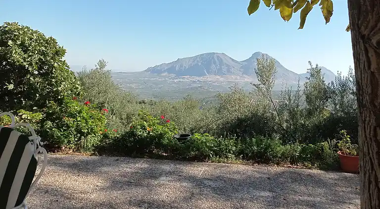 Relax rural house for 6 people with private pool