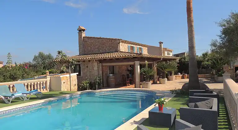  Cozy Villa with two floors, with private pool