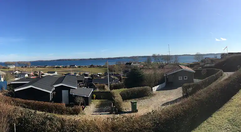 Neu restauriertes Sommerhaus mit Meerblick