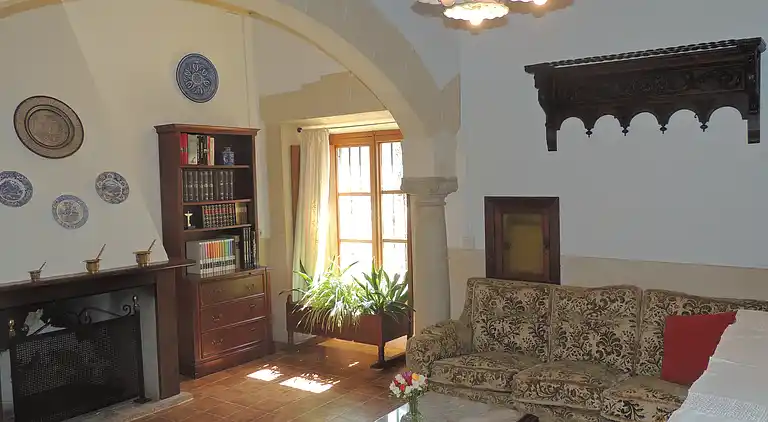 Charming Majorcan-style villa with private pool