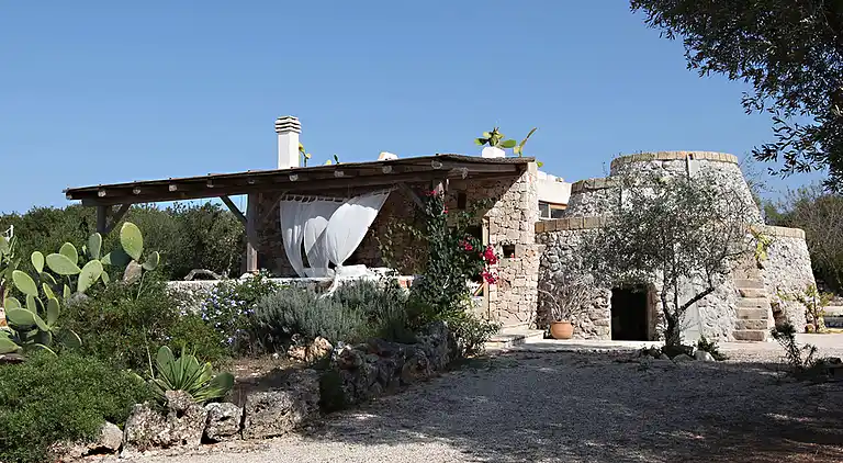 Salento - Ancient stone house close to the sea