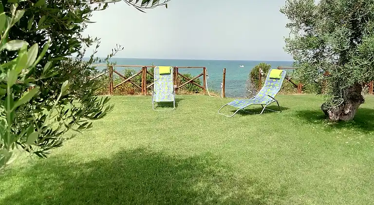 Villa with Private Pool and Reserved Access to the beach