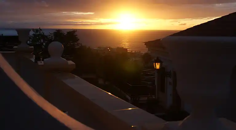 Tenerife South Apartment" with Sea View, Pool & Wi-Fi